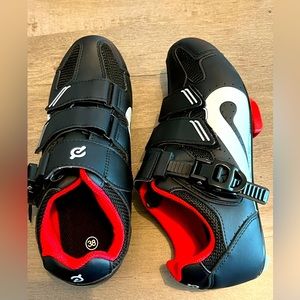 Peloton Cycling Shoes- size 38- LIKE NEW!